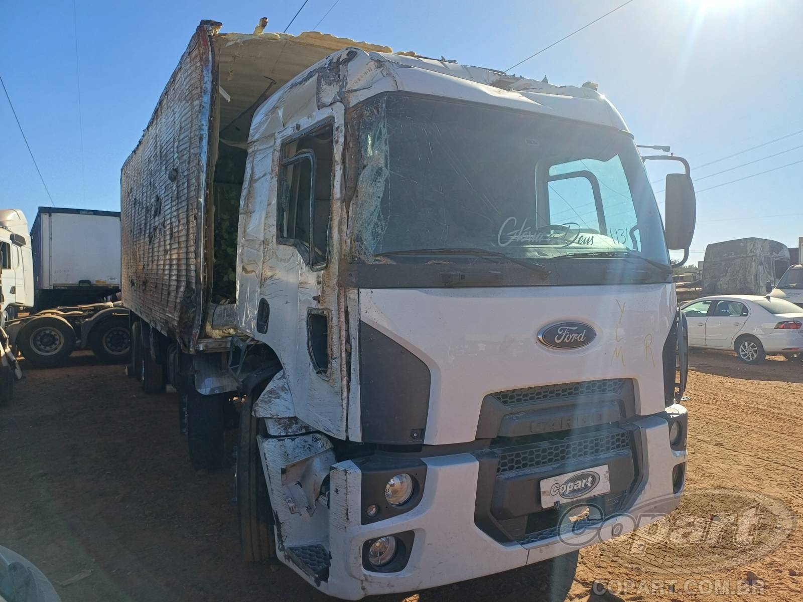 Ford Cargo 1932 2012 em leilão