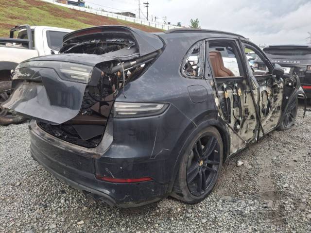 2019 PORSCHE CAYENNE 