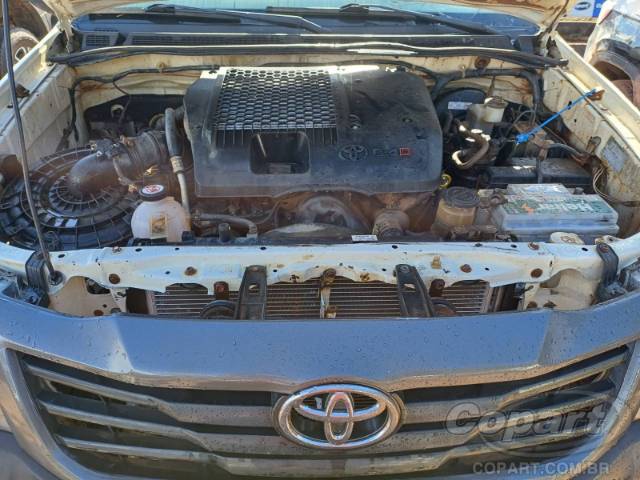 2015 TOYOTA HILUX CS 