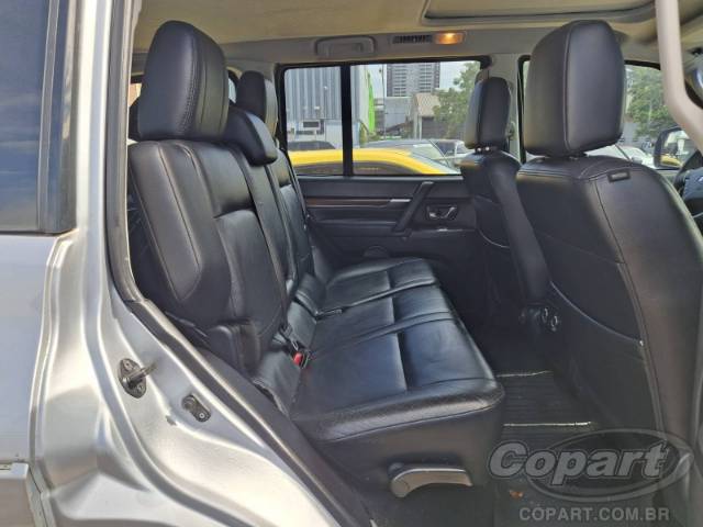 2011 MITSUBISHI PAJERO FULL 