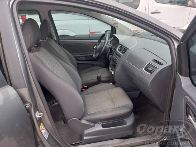 2014 VOLKSWAGEN FOX 