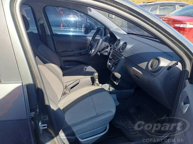 2013 VOLKSWAGEN VOYAGE 