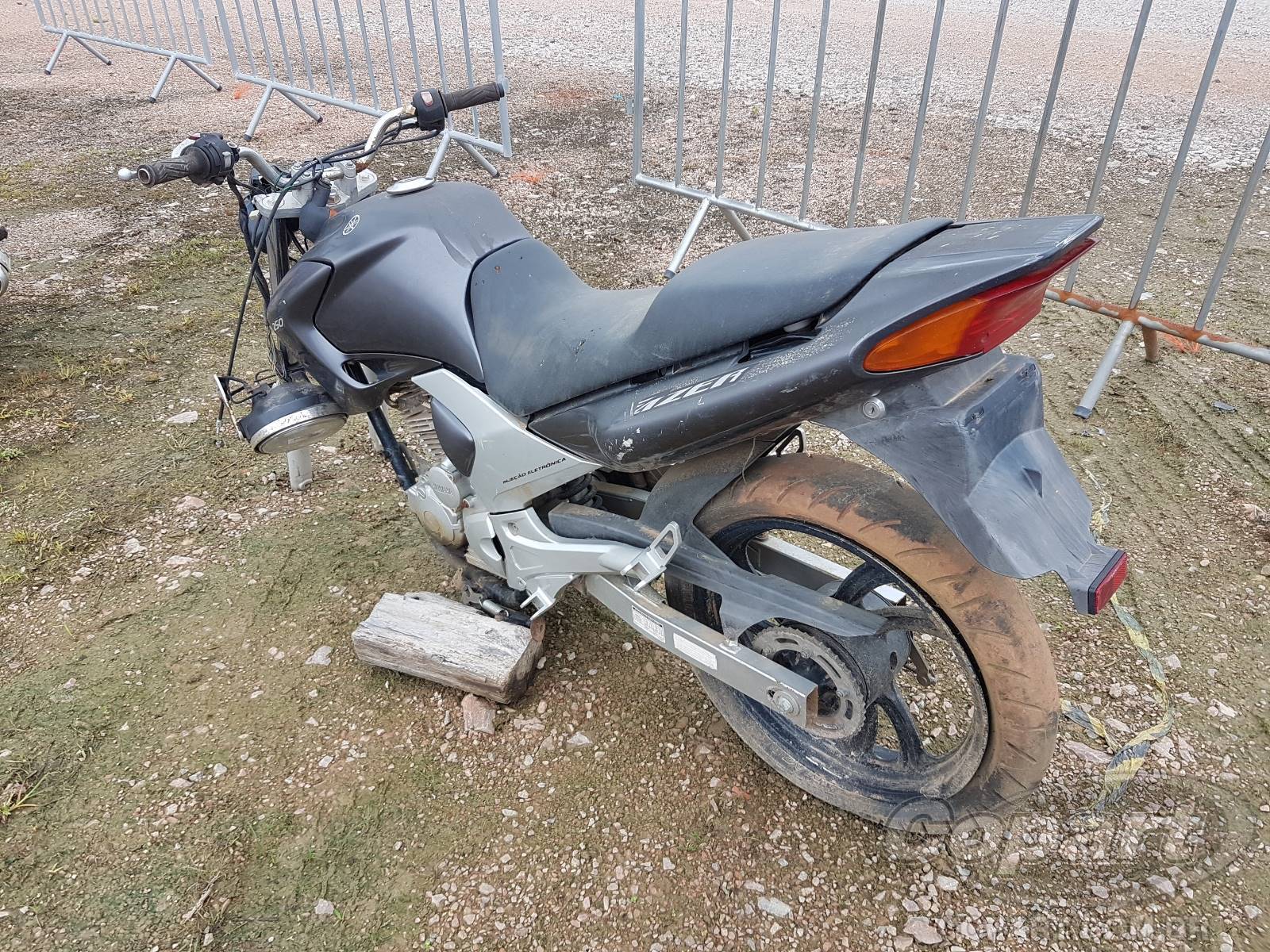 2006 YAMAHA FAZER — leilão em Curitiba/PR (foto 3)