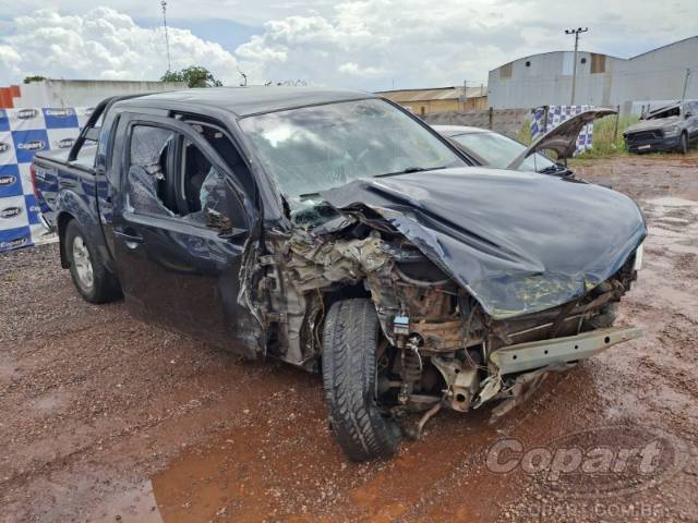 2013 NISSAN FRONTIER CD 