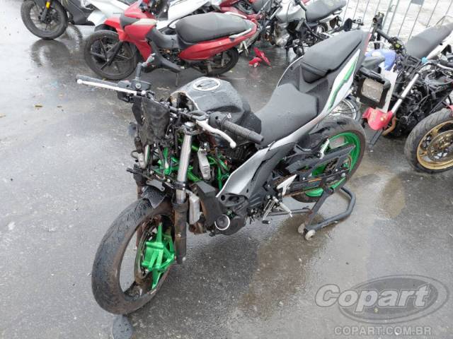 2025 KAWASAKI Z500 