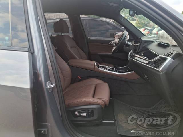 2025 BMW X5 
