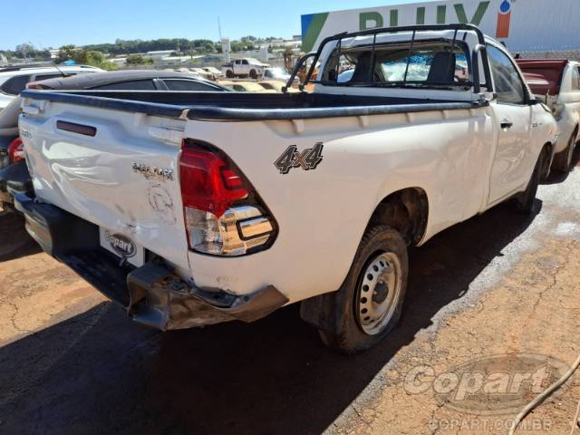 2025 TOYOTA HILUX CS 