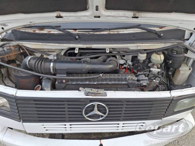 2010 MERCEDES BENZ 710 