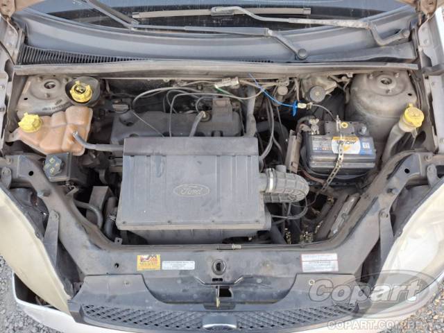 2005 FORD FIESTA SEDAN 