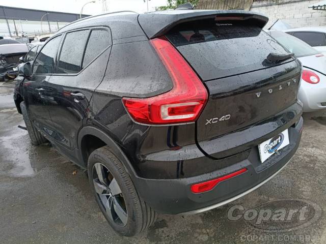 2019 VOLVO XC40 