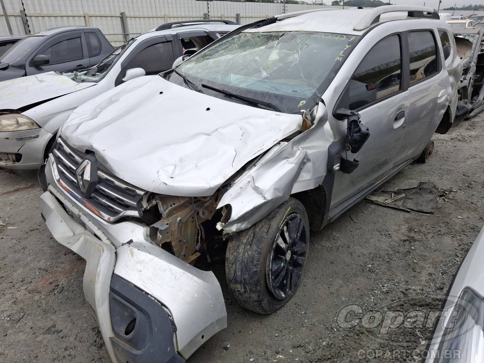 Foto 2: 2022 RENAULT DUSTER