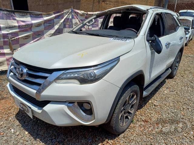 2017 TOYOTA HILUX SW4 