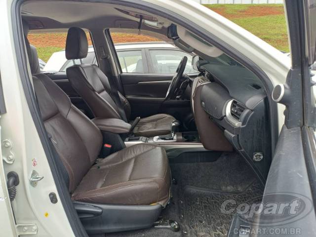 2017 TOYOTA HILUX SW4 