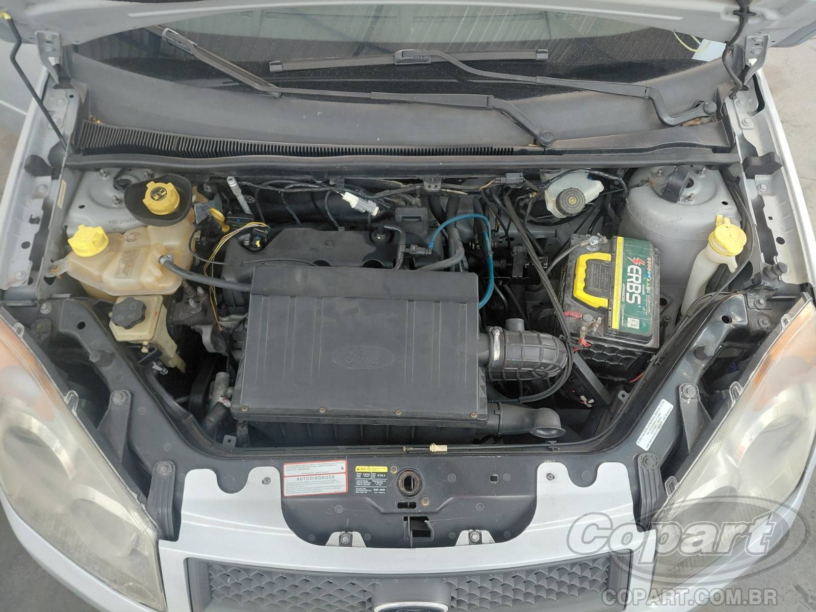 Foto 7 de 10: 2010 FORD FIESTA SEDAN