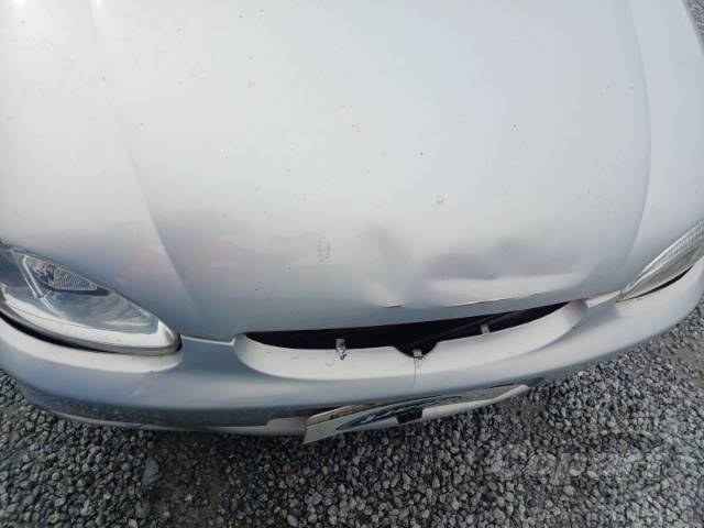 2001 CHEVROLET CORSA SEDAN 
