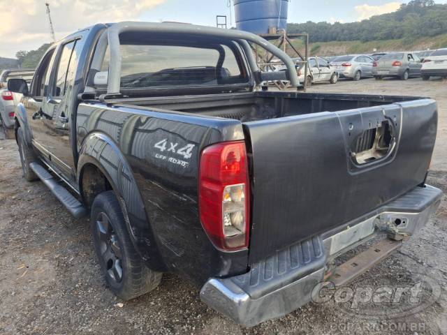 2015 NISSAN FRONTIER CD 