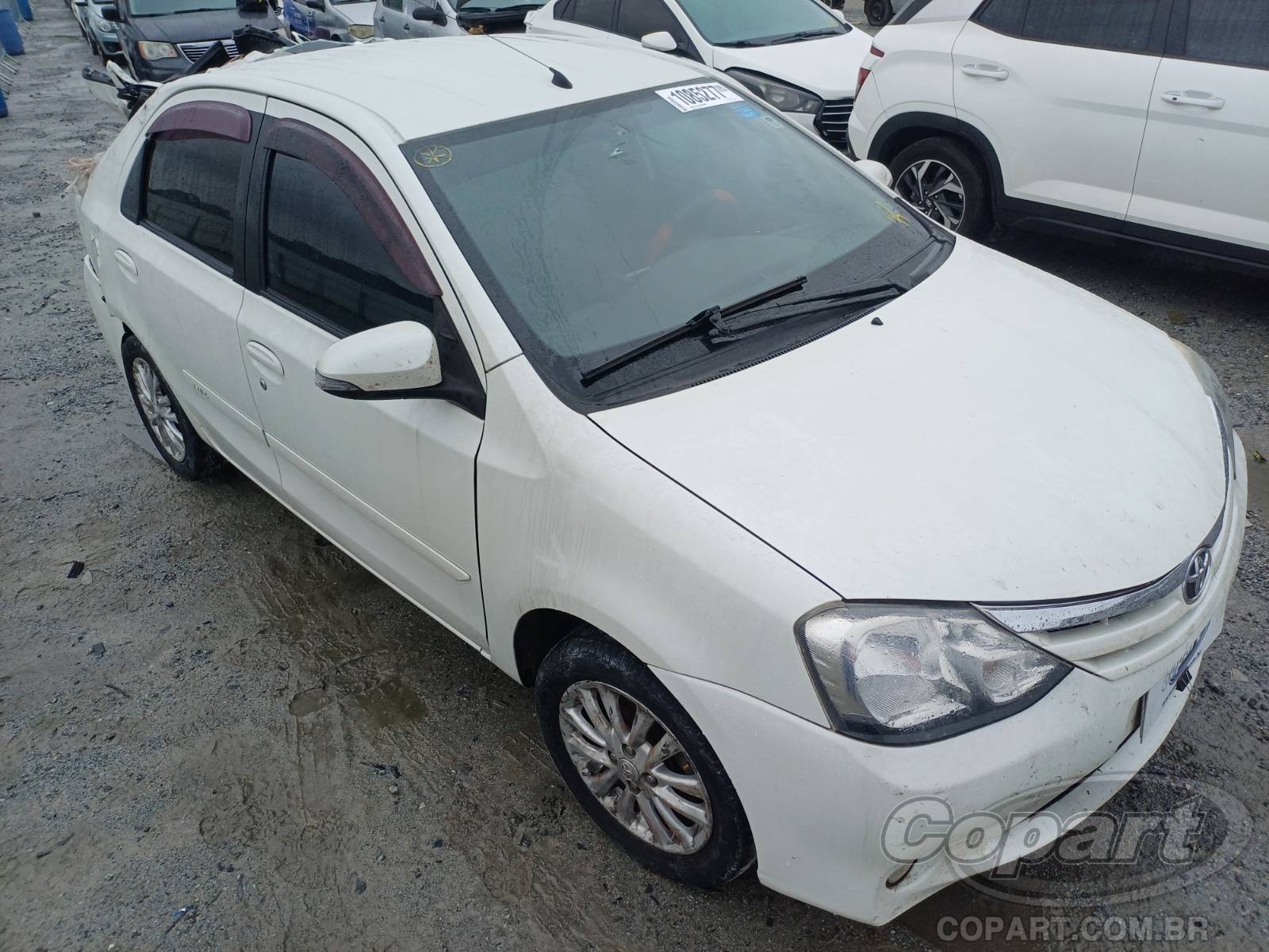 TOYOTA Etios Seda 2016