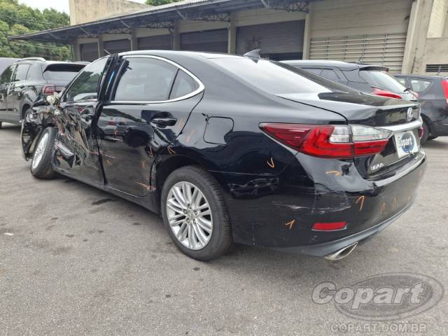 2018 LEXUS ES 