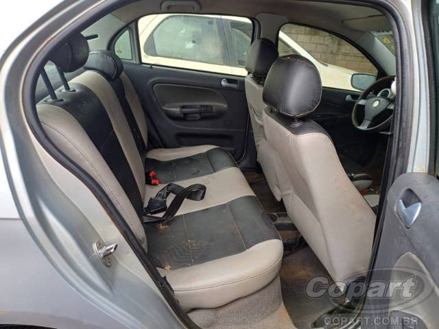 2011 VOLKSWAGEN VOYAGE 