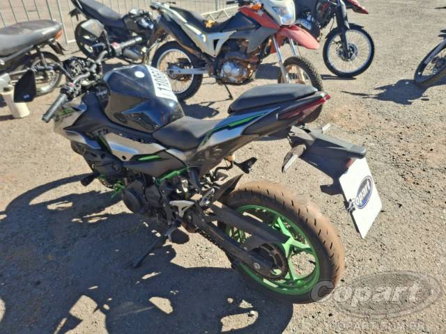 2025 KAWASAKI Z500 