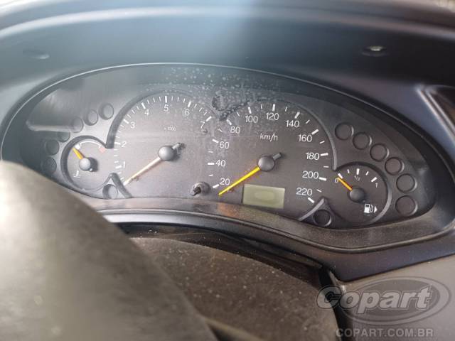 2002 FORD FOCUS 