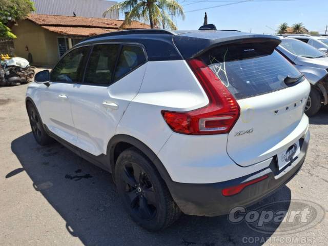 2019 VOLVO XC40 