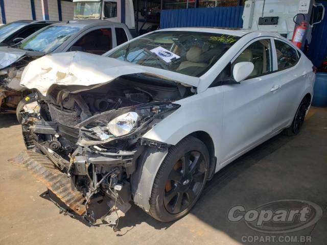 2013 HYUNDAI ELANTRA 