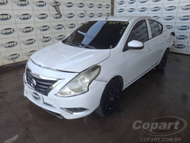 2017 NISSAN VERSA 