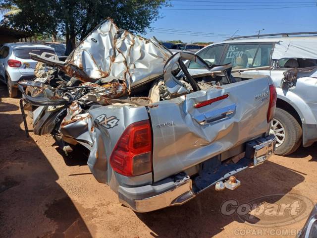 2017 TOYOTA HILUX CD 