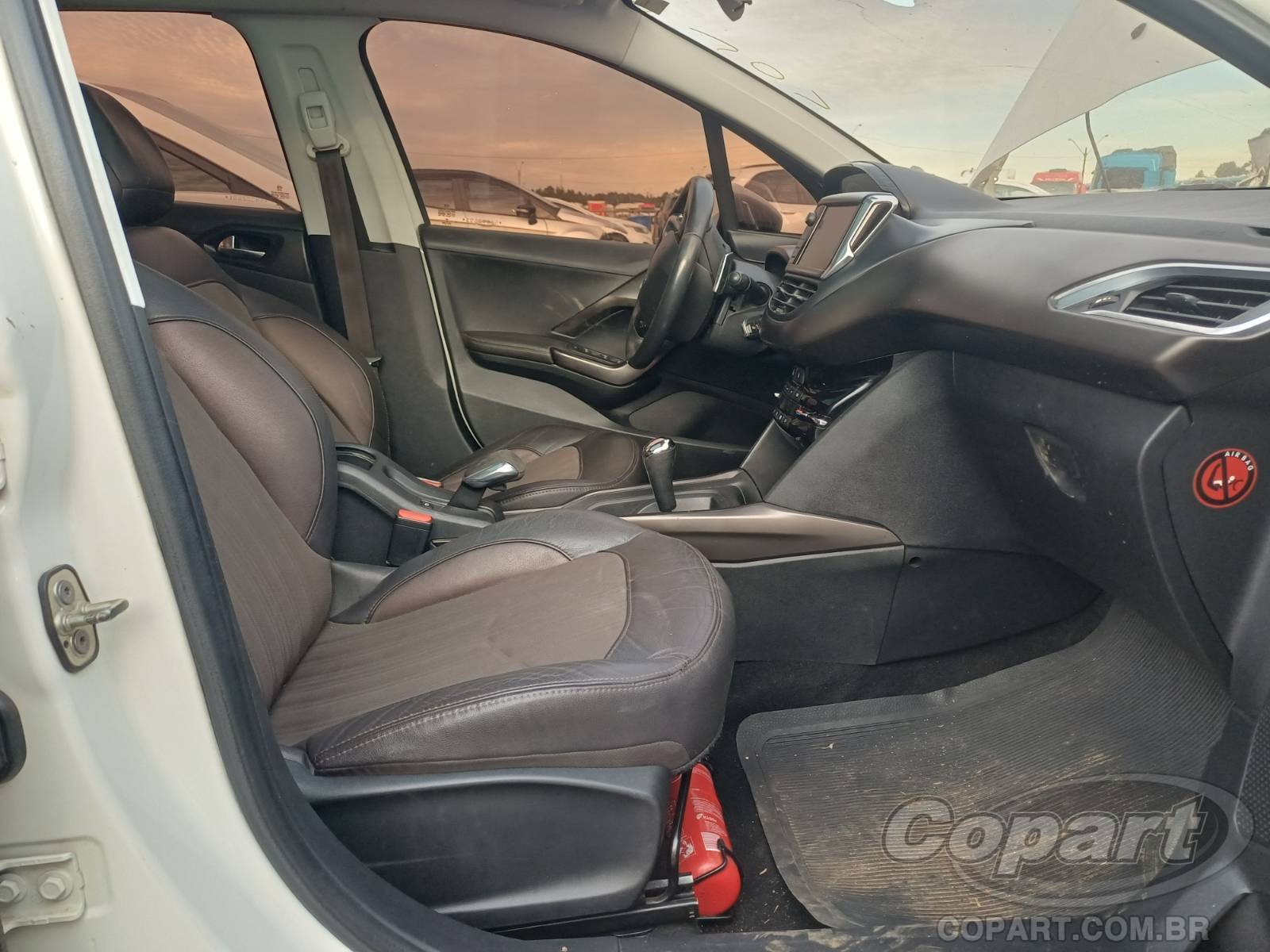 Foto 5: 2016 PEUGEOT 2008