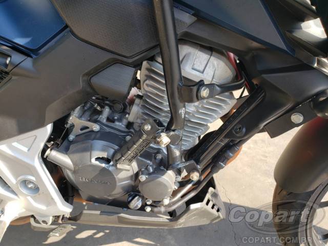 2025 HONDA CB 300F 