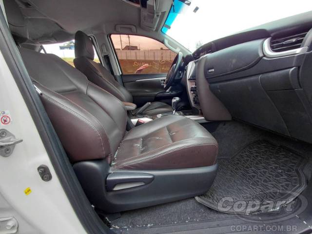 2016 TOYOTA HILUX SW4 