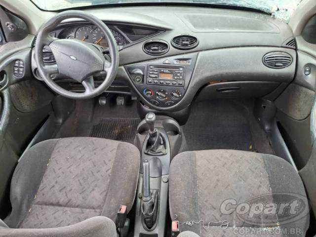 2003 FORD FOCUS SEDAN 