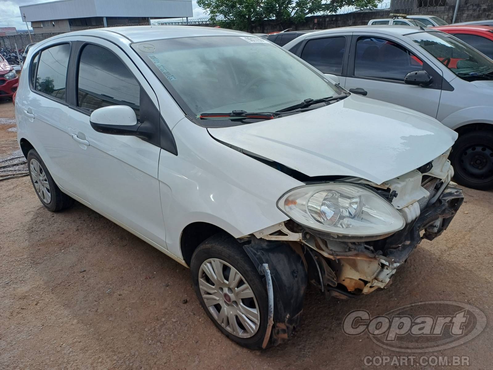 Veículo Fiat Palio Fiat Palio Essence 1.6 16V 2013 Colisão Média Monta 2013 em leilão
