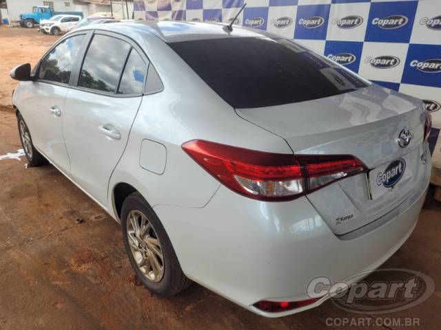 2024 TOYOTA YARIS SEDA 