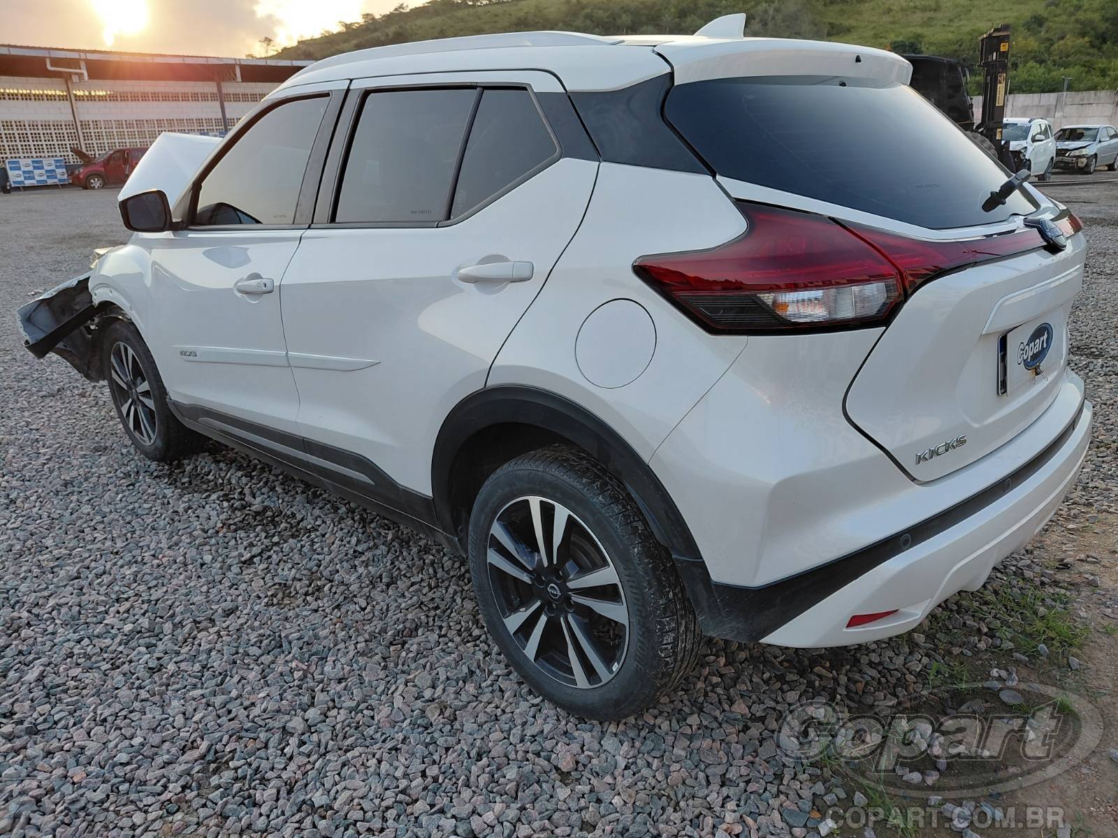 2024 NISSAN KICKS — foto 3 de 10