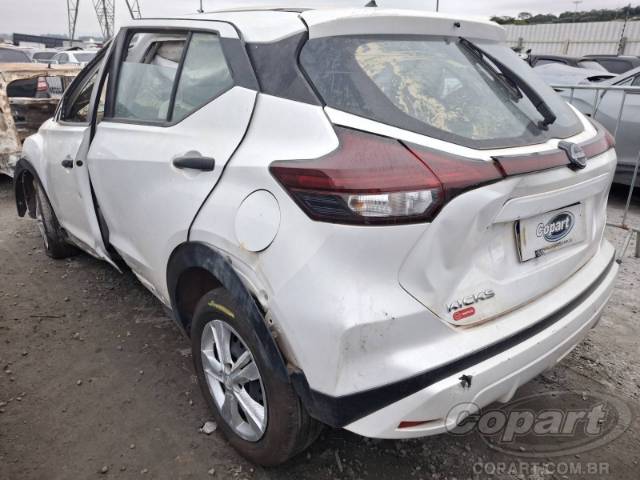 2024 NISSAN KICKS 