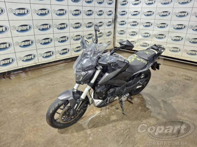 2025 BAJAJ DOMINAR 