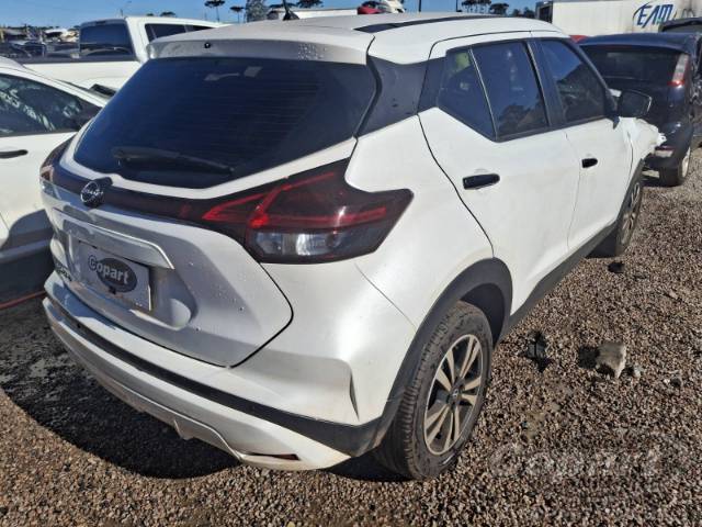 2024 NISSAN KICKS 