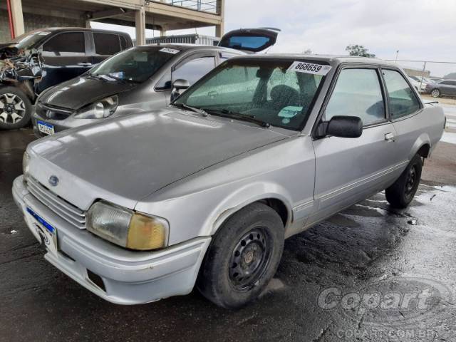 1990 FORD ESCORT 