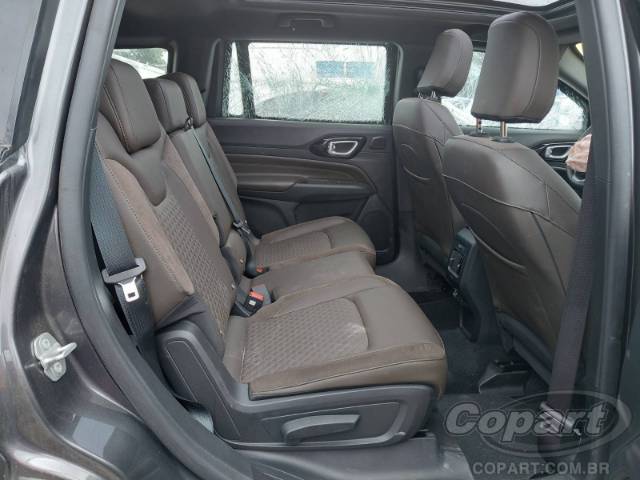 2025 JEEP COMMANDER 