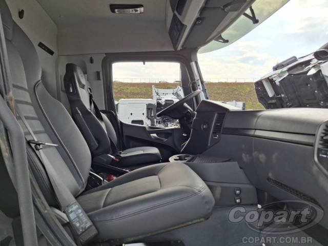 2025 MERCEDES-BENZ Arocs 