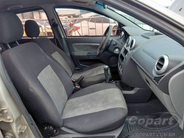 2009 FORD FIESTA SEDAN 