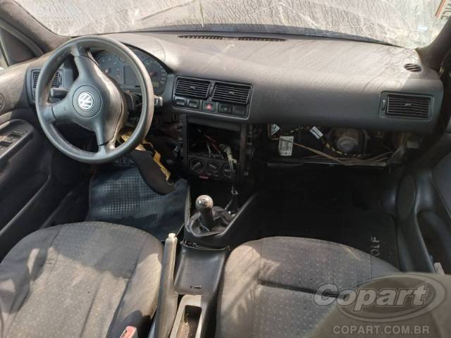 2002 VOLKSWAGEN GOLF 