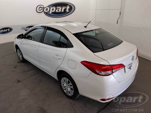 2024 TOYOTA YARIS SEDA 