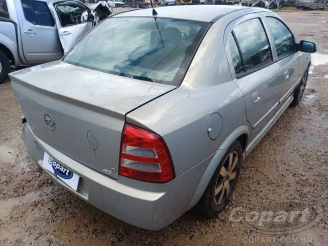 2004 CHEVROLET ASTRA SEDAN 
