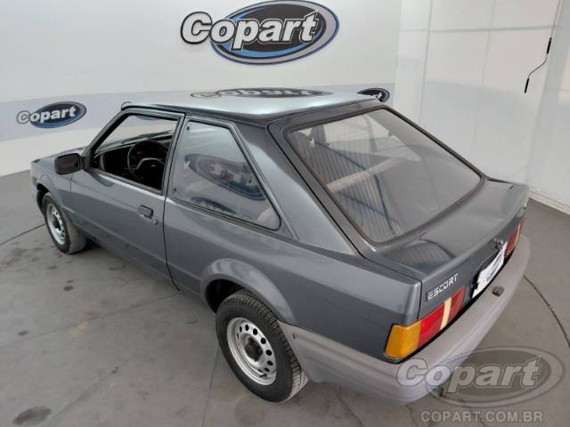 1992 FORD ESCORT 