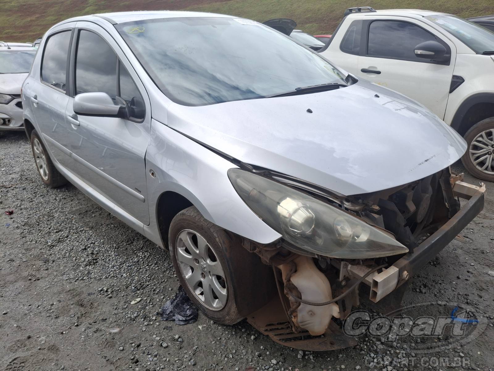 Peugeot 307 Presence Pack 1.6 16V 2008 Colisão Frontal