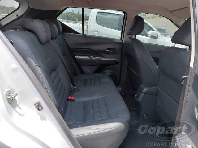 2025 NISSAN Kicks Play 