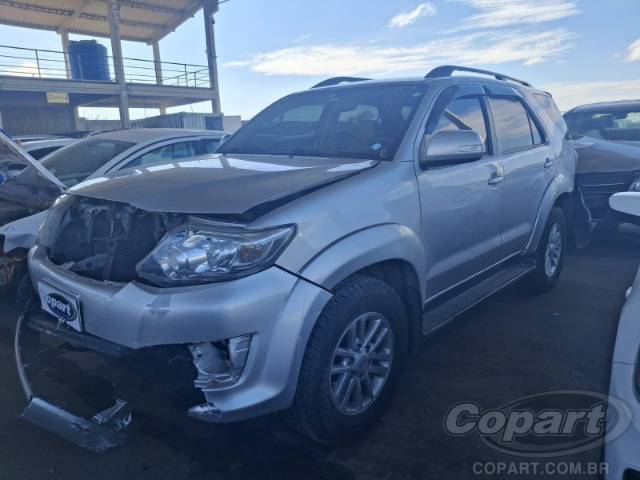 2013 TOYOTA HILUX SW4 